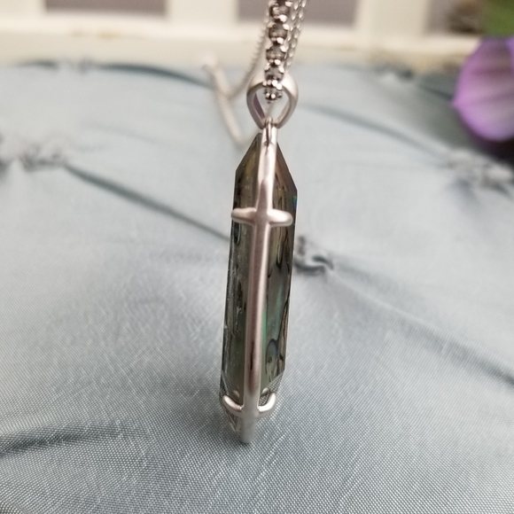 Abalone Shell, Kendra Scott, Lilith, Necklace - Picture 4 of 6